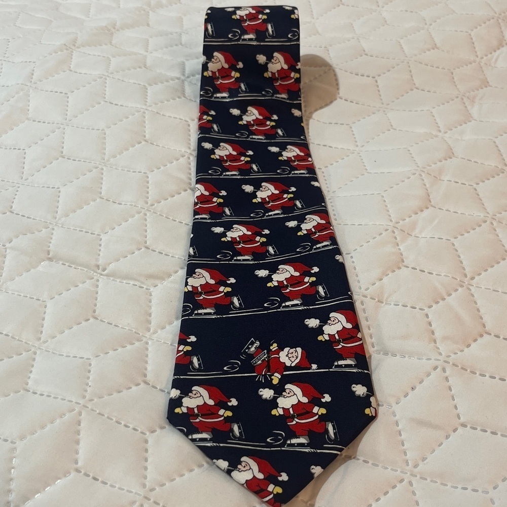 Hasting & Smith 100% Silk Ice Skating Santa Christmas Tie Made In The USA